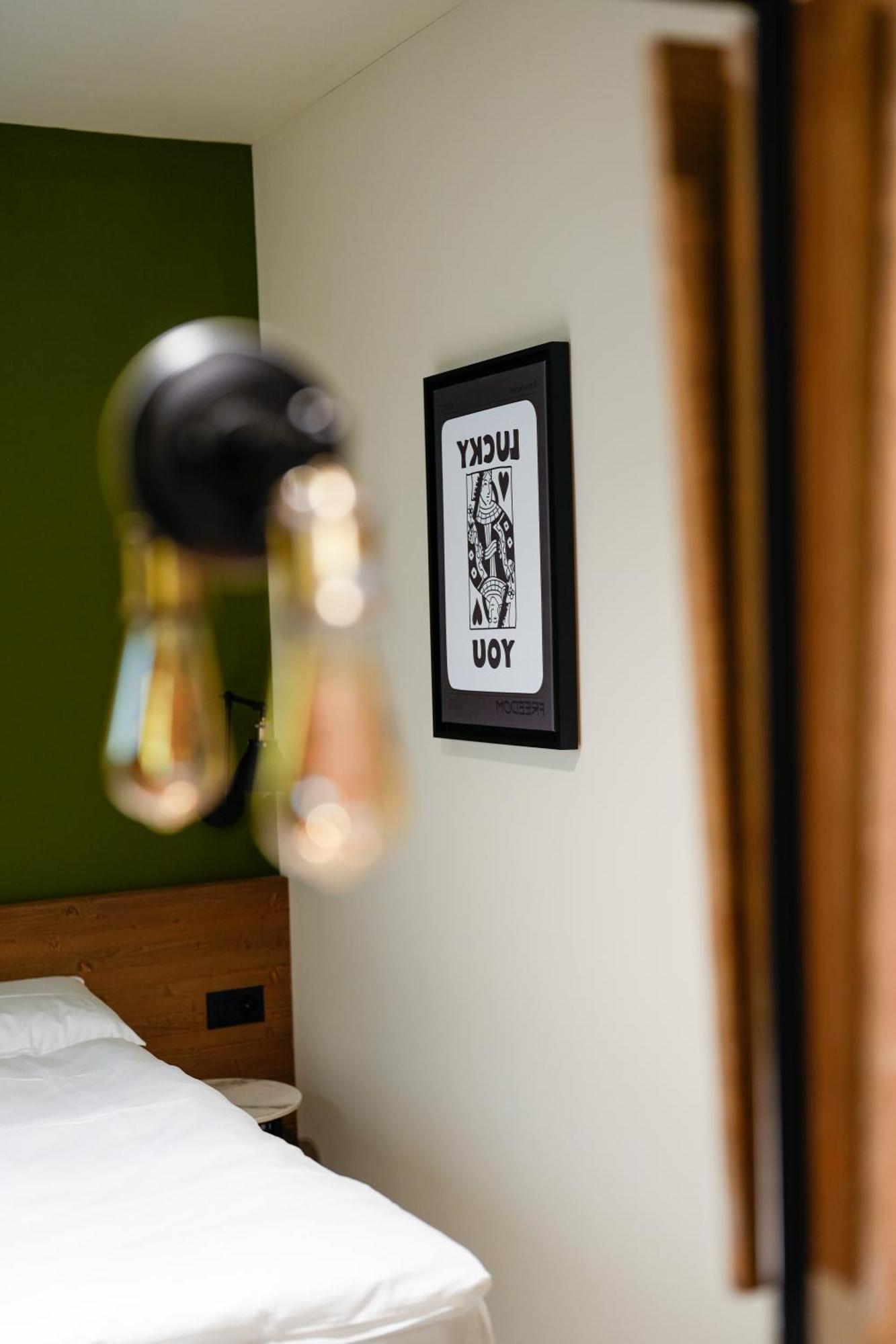 Seven Town House Boutique Hotel Локарно Екстер'єр фото