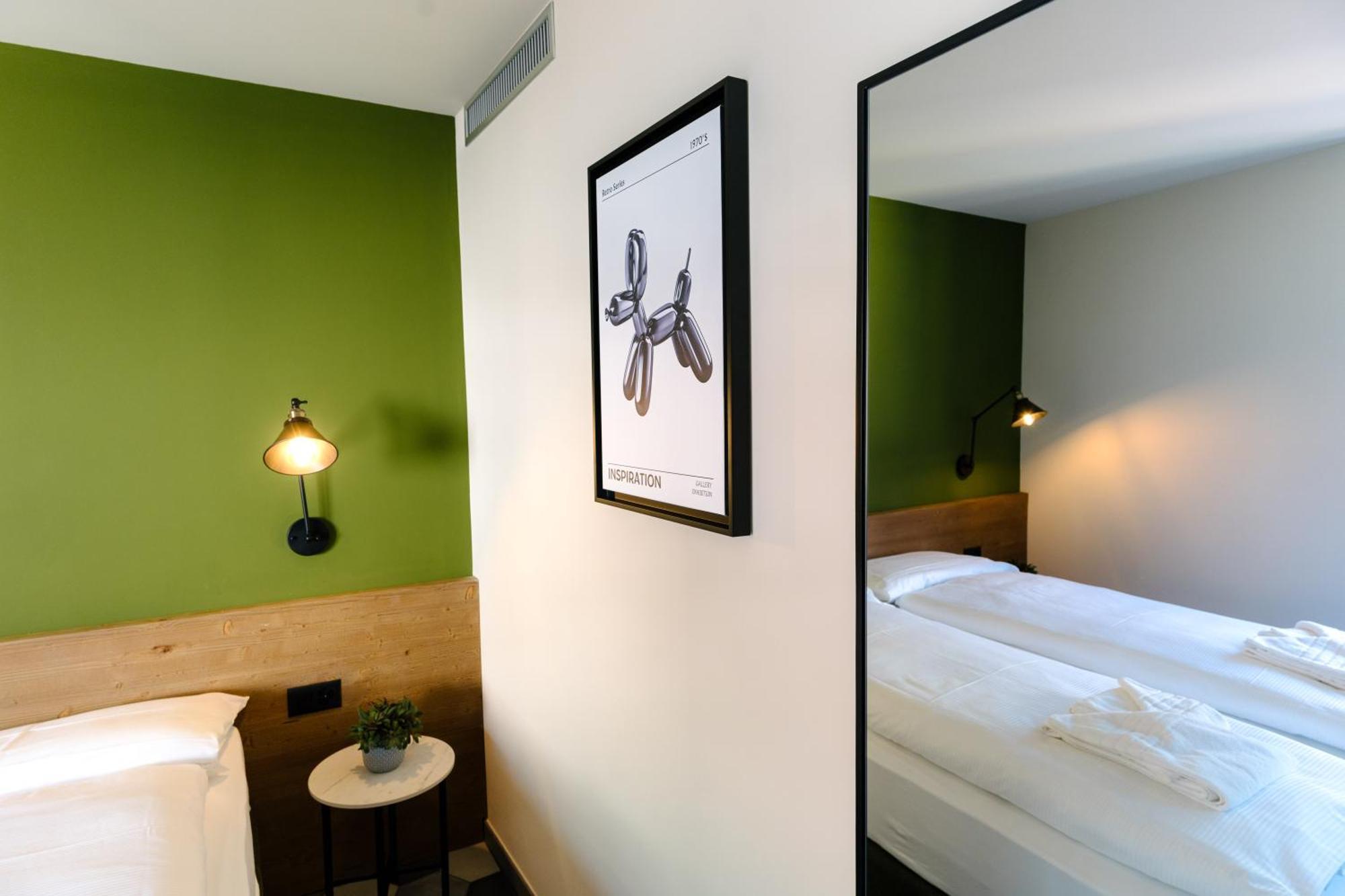 Seven Town House Boutique Hotel Локарно Екстер'єр фото
