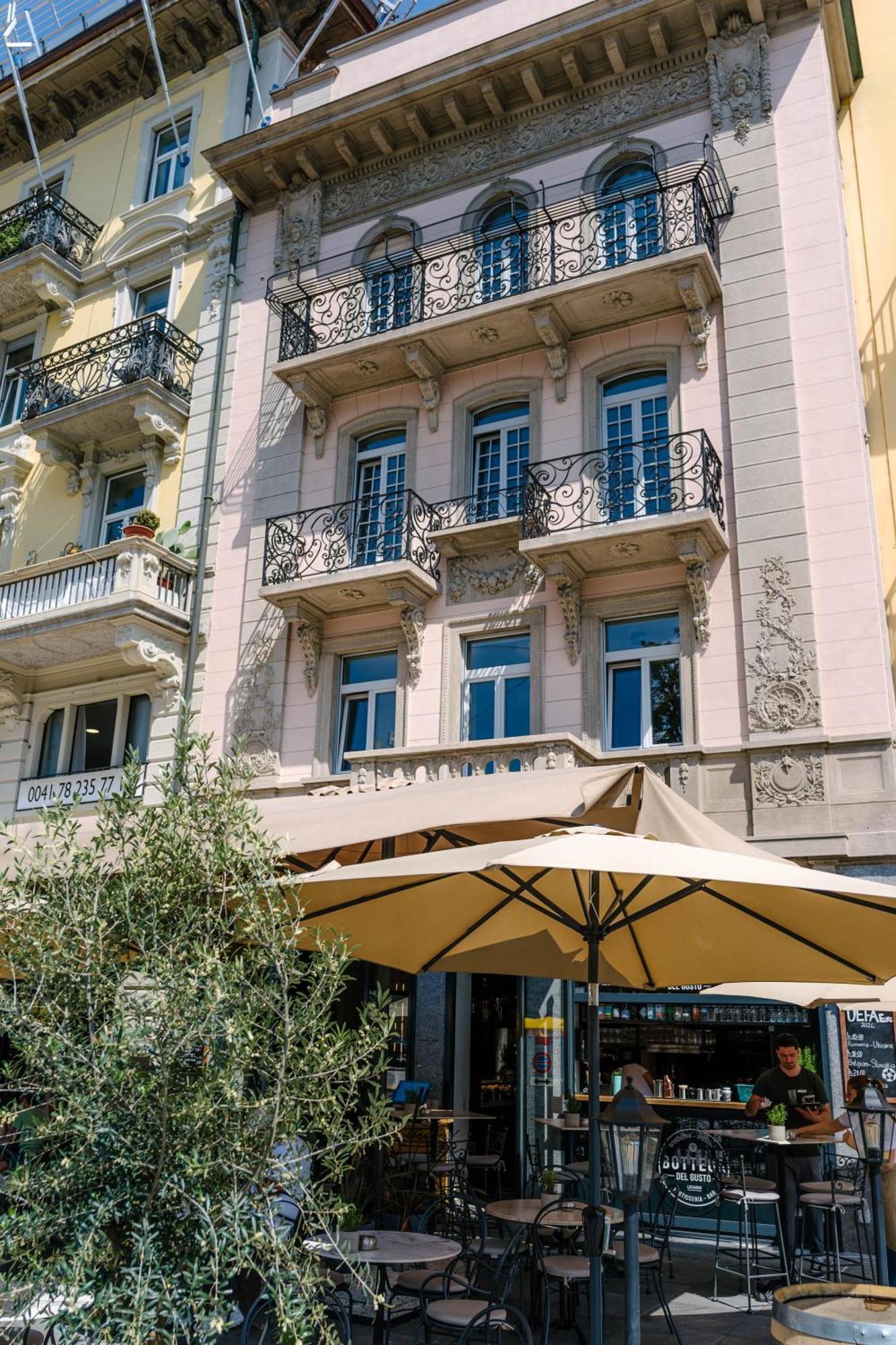 Seven Town House Boutique Hotel Локарно Екстер'єр фото